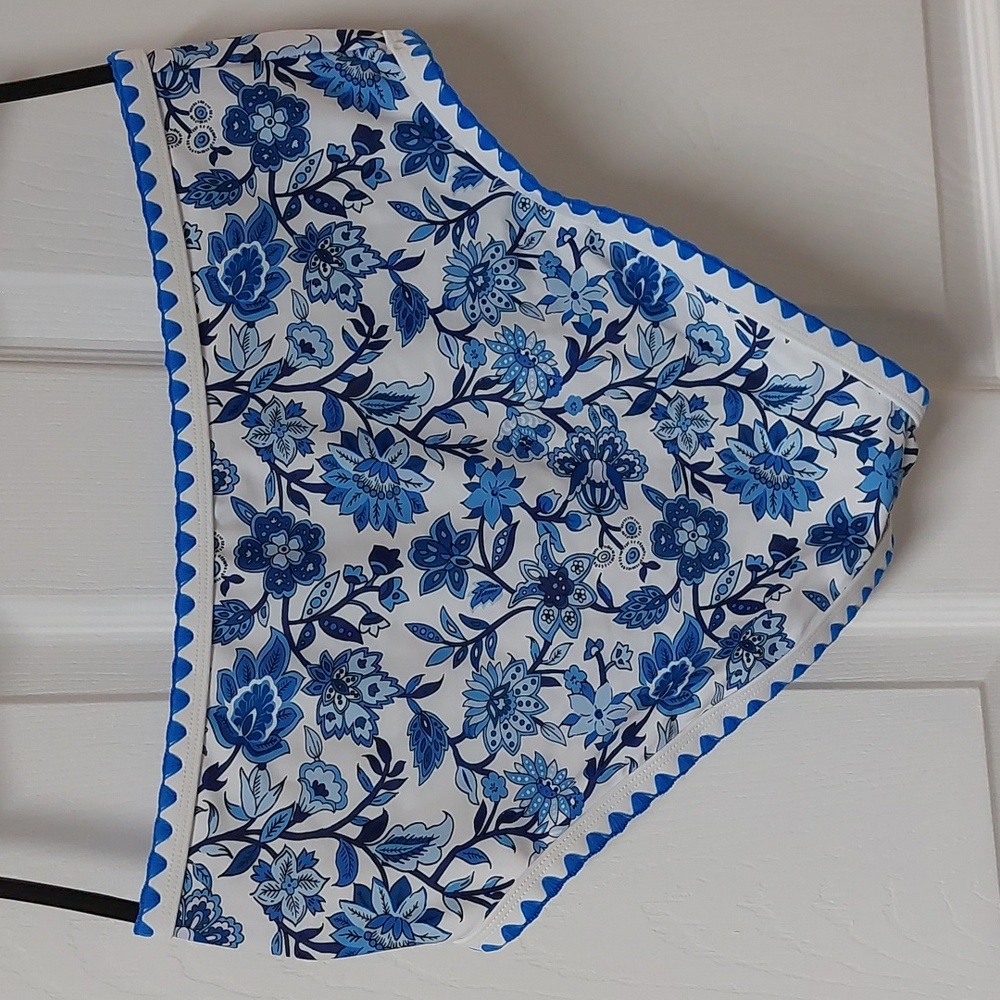 Blue and White Bikini with Triangle Pattern - Picture 7 of 8